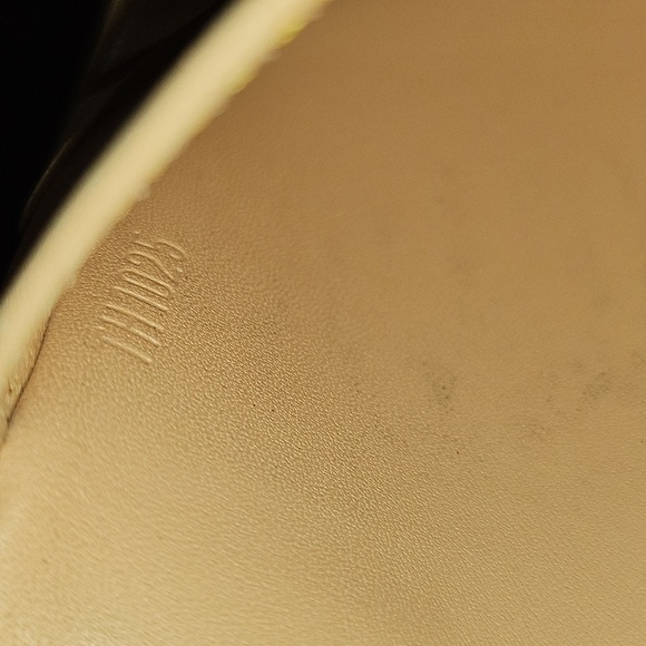 Authentic Louis Vuitton White Multicolor Elise Wallet - Picture 6 of 11